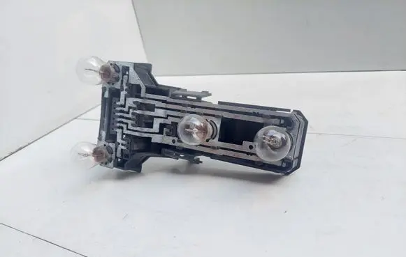 Volkswagen PASSAT B5 Tail light bulb cover holder 3B9945257