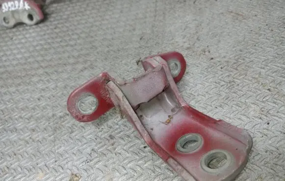 Toyota Yaris Front door upper hinge