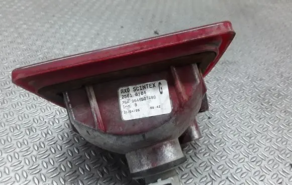 Peugeot 407 Rear fog light 25610104