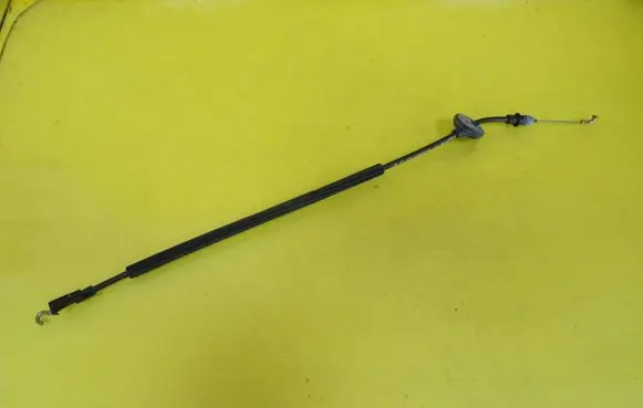 Volkswagen Touran I Front door cable line 1T0837085