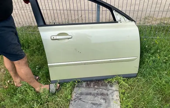 Volvo S40 Front door