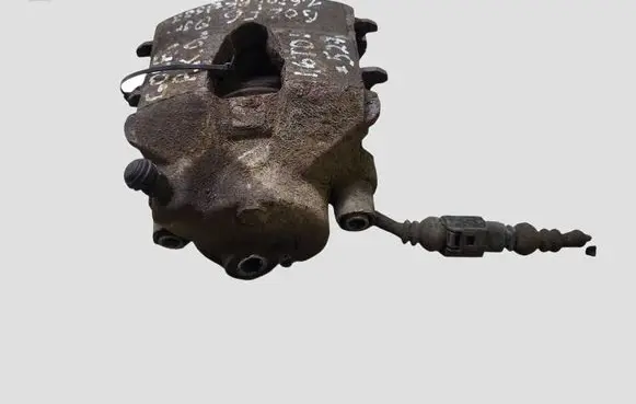 Volkswagen Golf VI Front brake caliper