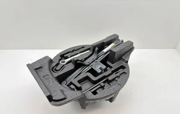 Subaru Outback (BT) Tool set