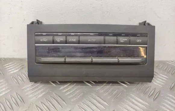 Mercedes-Benz E C207 W207 Climate control unit A2129009109