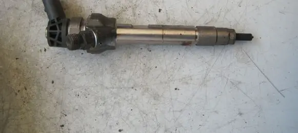 BMW 5 G30 G31 Fuel injector 8514148