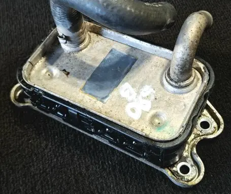 Volvo S80 Oil filter mounting bracket