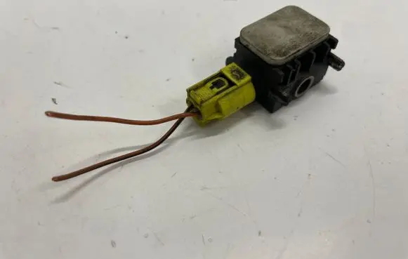 Mercedes-Benz R W251 Airbag deployment crash/impact sensor