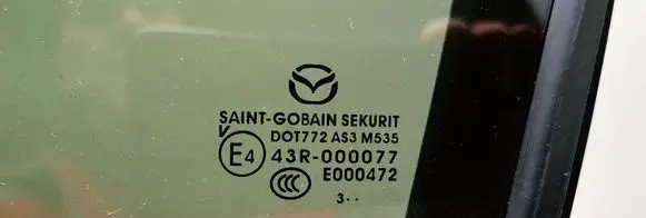 Mazda 3 II Rear vent window glass BHN973651 K6805