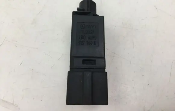 Volkswagen Golf V Brake pedal sensor switch 1H0MW0