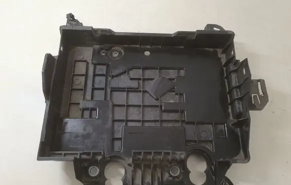 Renault Clio III Battery tray 8200314273