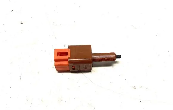 Nissan Qashqai+2 Clutch pedal sensor 