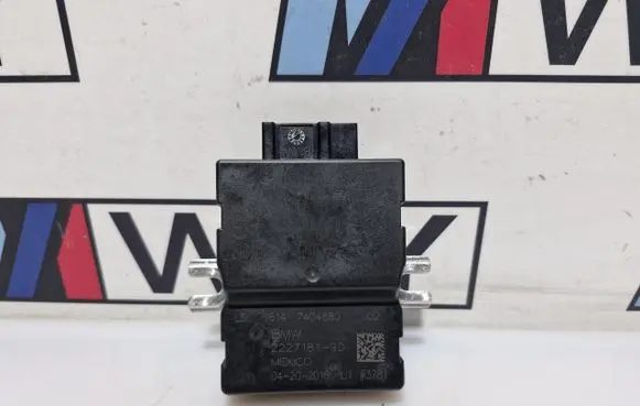 BMW 1 F20 F21 Fuel pump relay 7404880