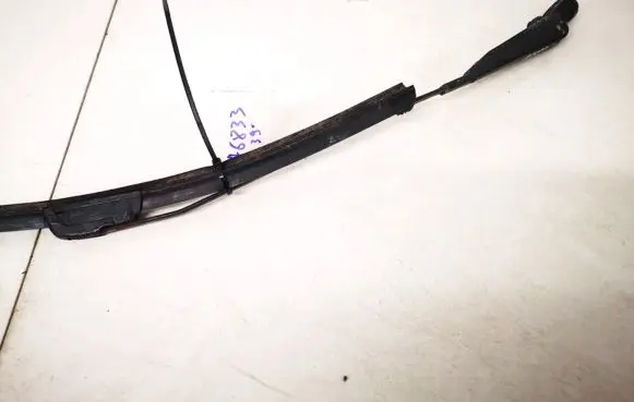 Renault Kangoo I Front wiper blade arm 8200158096