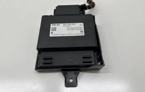 Audi Q5 SQ5 Voltage converter/converter module 8K0959663