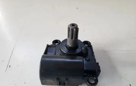 Hyundai Santa Fe A/C air flow flap actuator/motor D332CK8AA04