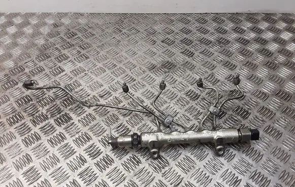 Toyota Avensis T250 Fuel main line pipe 8945860010