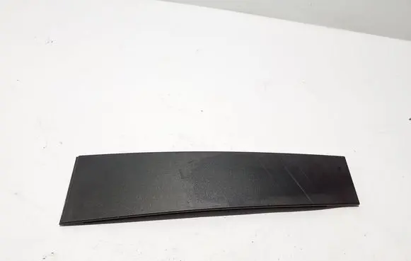 Chevrolet Silverado Rear door trim (molding) 84945509