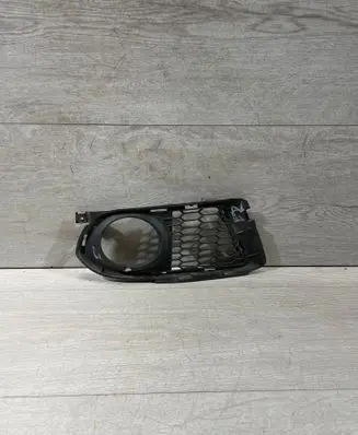 BMW 3 E92 E93 Front fog light trim/grill 8041182