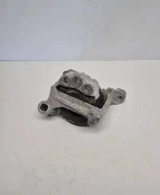 Mazda CX-5 Engine mount bracket K1442