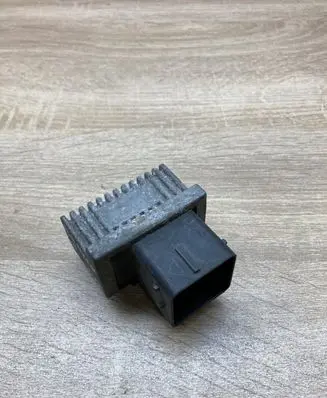 Citroen Berlingo Glow plug pre-heat relay 90560362 1.6HDI