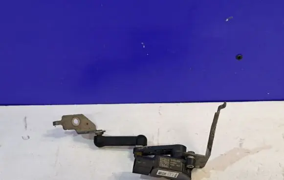 Volvo XC90 Rear air suspension level height sensor 32246988 32381798