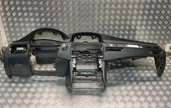BMW 5 E60 E61 Dashboard 9123695