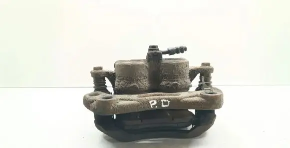 Nissan Qashqai+2 Front brake caliper