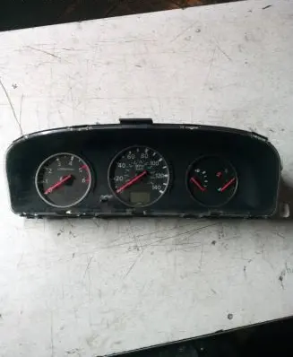 Nissan X-Trail T30 Speedometer (instrument cluster) EQ320