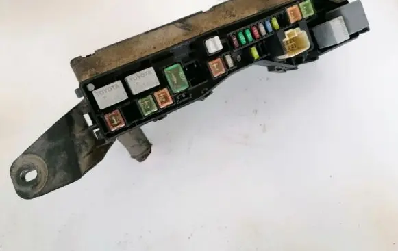 Toyota Avensis T250 Fuse box set