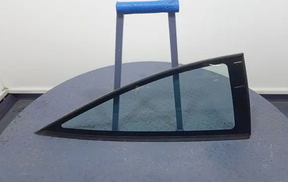 Opel Calibra Rear side window