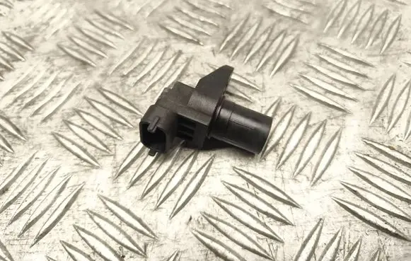 Mercedes-Benz C W204 Camshaft position sensor A0051531328