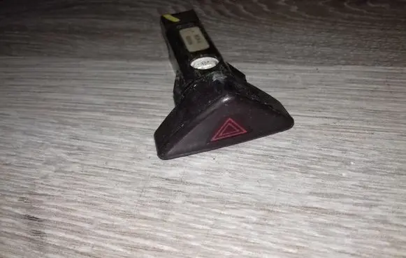 Volvo V70 Hazard light switch 9441045