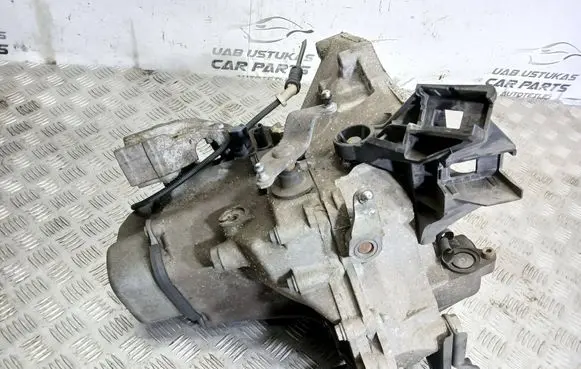 Peugeot 2008 I Manual 5 speed gearbox