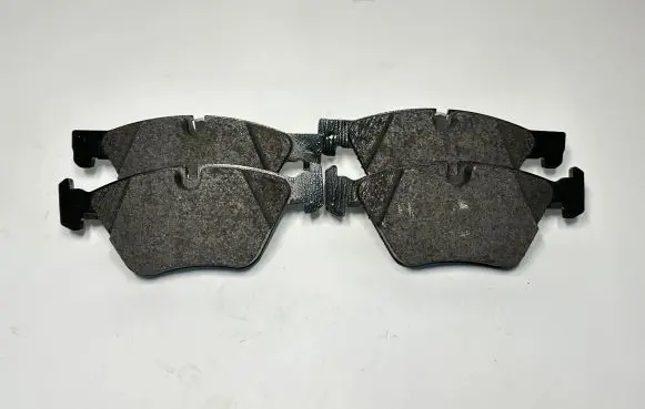 BMW 5 F10 F11 Brake pads (front) 6856590 34116856590 6856589