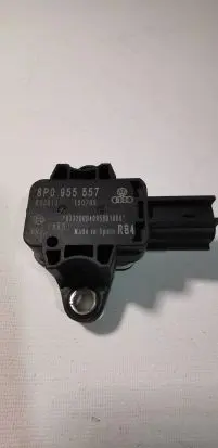 Audi A3 S3 8P Airbag deployment crash/impact sensor 8P0955557 150709 022013