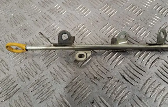 Toyota Avensis T270 Oil level dip stick 1530126080 1145226030