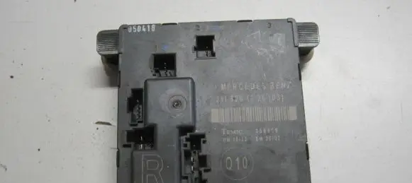 Mercedes-Benz E W211 Door control unit/module 2118201626 A2118201626