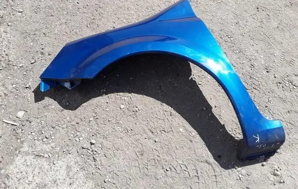 Renault Modus Fender 8200098309