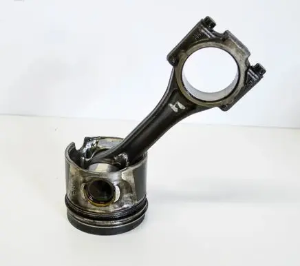 Volkswagen PASSAT B5 Piston 038GDE174MAO