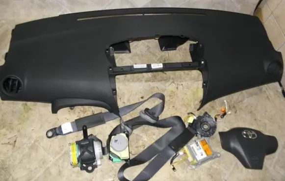 Toyota Yaris Airbag set with panel 