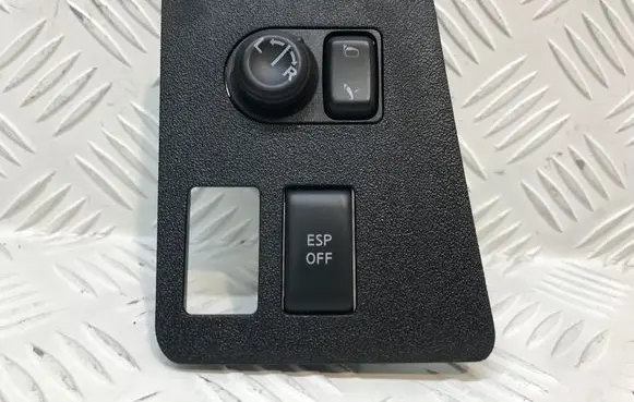 Nissan Qashqai+2 Wing mirror switch 68485JD900