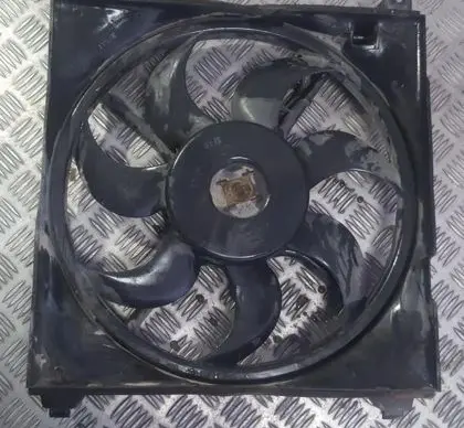 Hyundai Trajet Radiator cooling fan shroud 4569631 GPBF00S3A2192