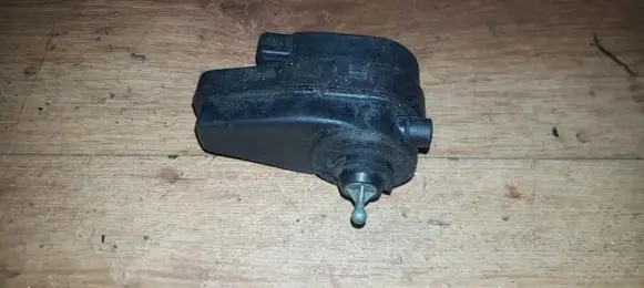 Peugeot 605 Headlight level adjustment motor 