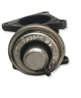 Volkswagen PASSAT B6 EGR valve 038129637D
