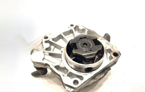 Opel Astra J Vacuum pump 55205446