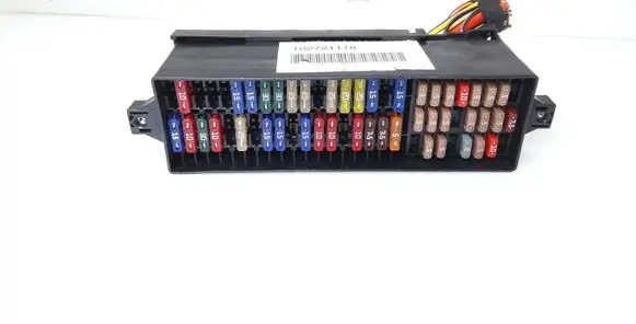 Volkswagen Polo V 6R Fuse module 6R0937615A