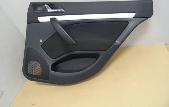 Skoda Octavia Mk2 (1Z) Front door card panel trim