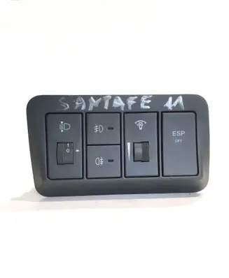 Hyundai Santa Fe Windscreen/window heater switch 202002962 751U00080 211000245