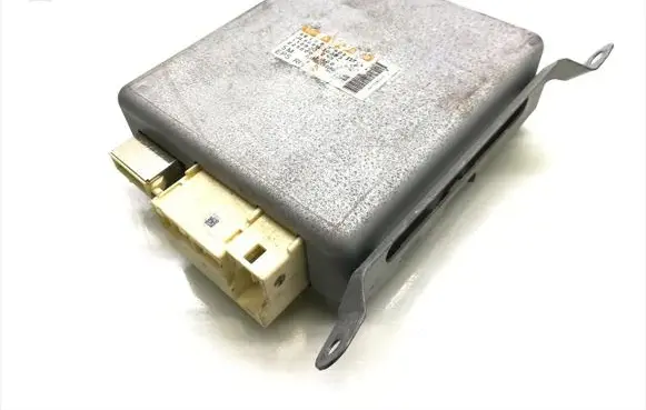 Toyota Avensis T270 Engine control unit/module JL501-00353