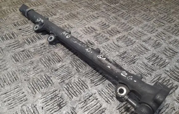 Mercedes-Benz C W203 Fuel main line pipe A6110700095 033903